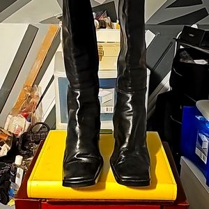 Authentic INGA (Moving On Up) Designer Boots, Sz 8, Genuine Leather, Side Zipper